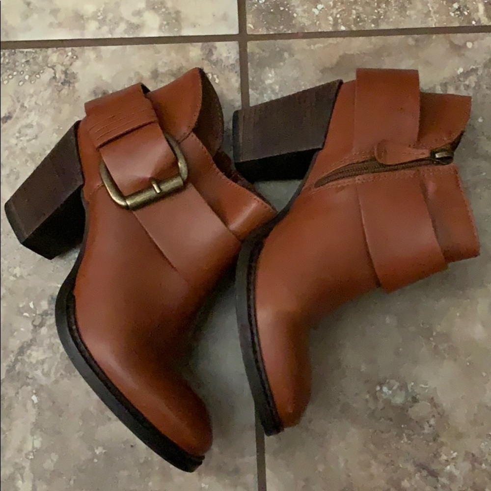 Steven Madden boots 7